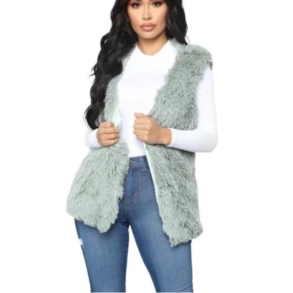 NWT Fashion Nova Faux Fur Vest in Sage Green